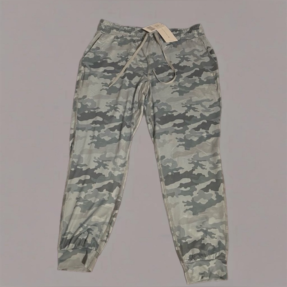 Thrive Societe Printed Jogger Pant in Blue Camo Loose Fit Cuffed MSRP $68 NWT